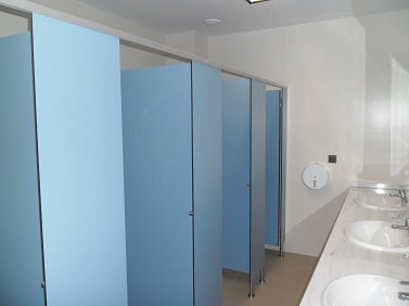 cabinas fenólicas sanitarias para aseos color azul